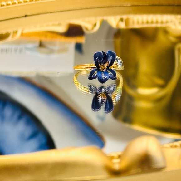 🆕 LES NEREIDES 🧿 NIB Siberian Iris and Faceted Glass Adjustable Ring - Picture 8 of 16